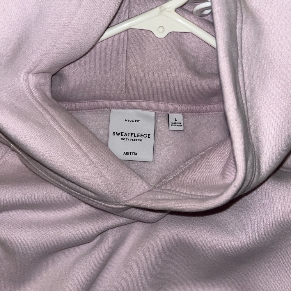Aritzia sugarplum lilac mega fit hoodie